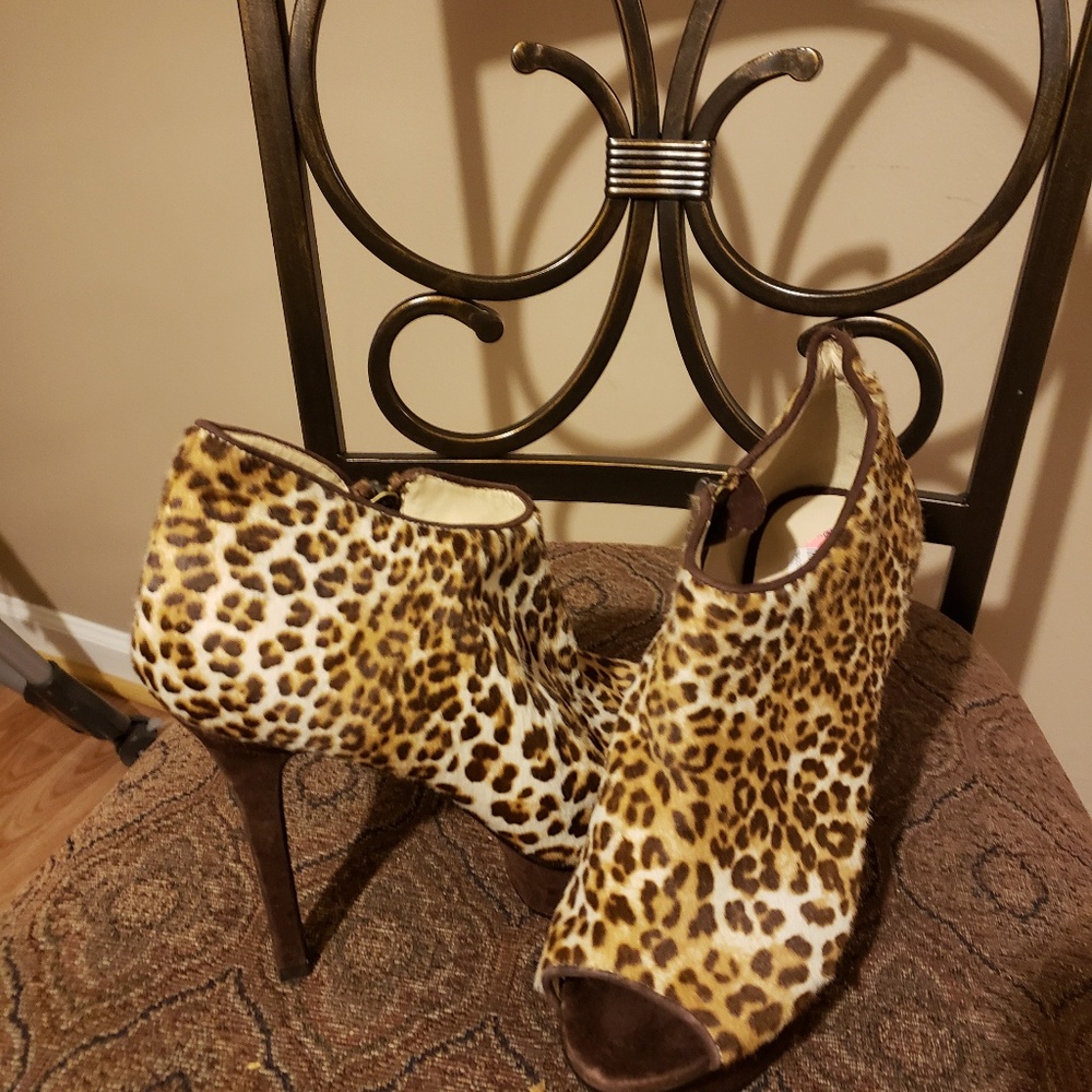 Leopard Heels - Picture 6 of 7